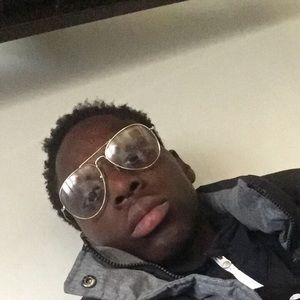 Meet your Posher, Demba